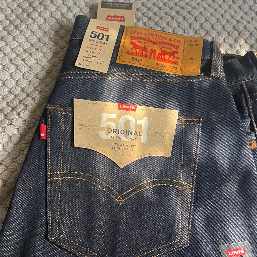 Levi's 501 Straight Fit Jeans in Dark Blue